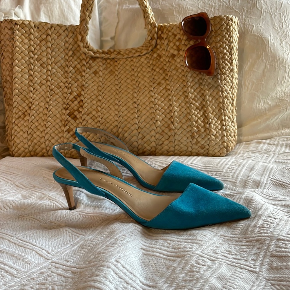 Banana Republic blue sling back kitten heels
